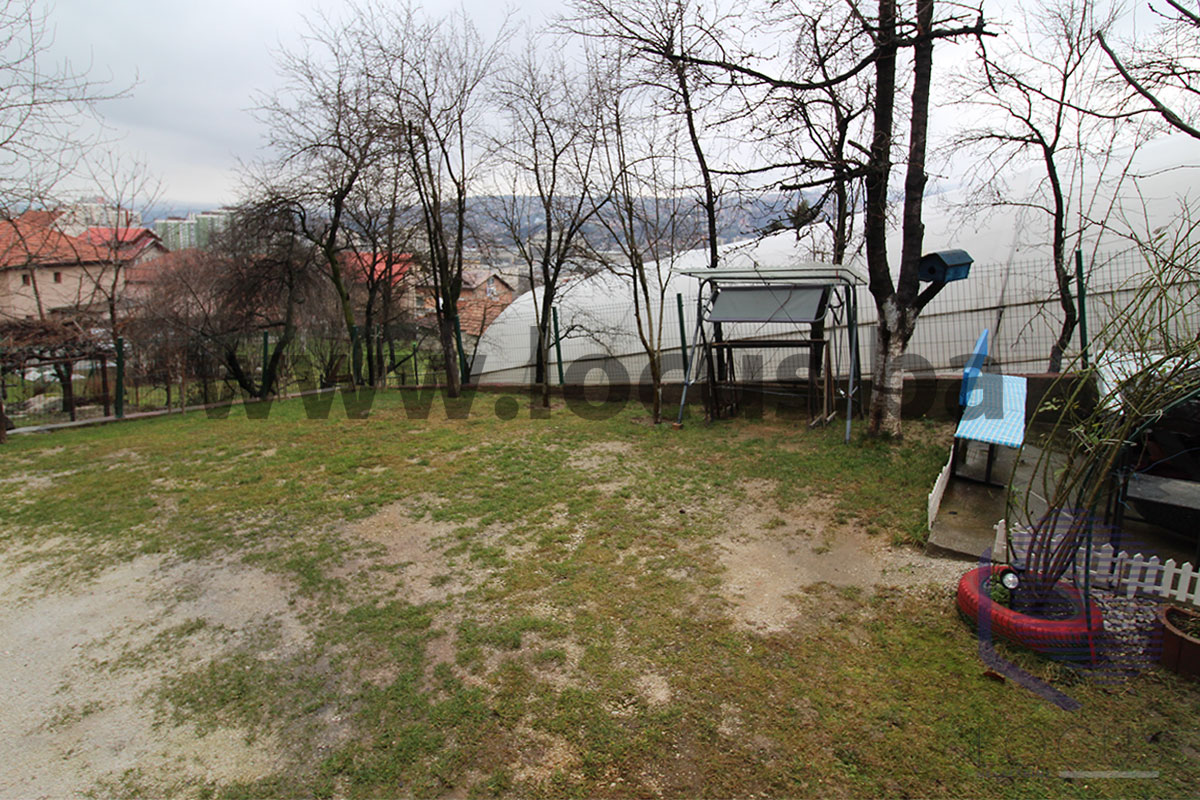 7 Dvorište sl. 1.jpg